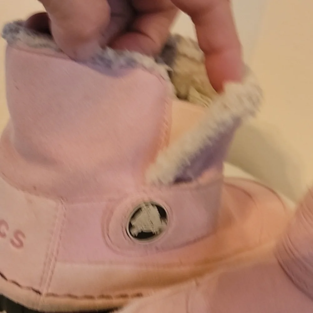 CHILDREN'S CROCS PINK BOOTS (sz 11)‎